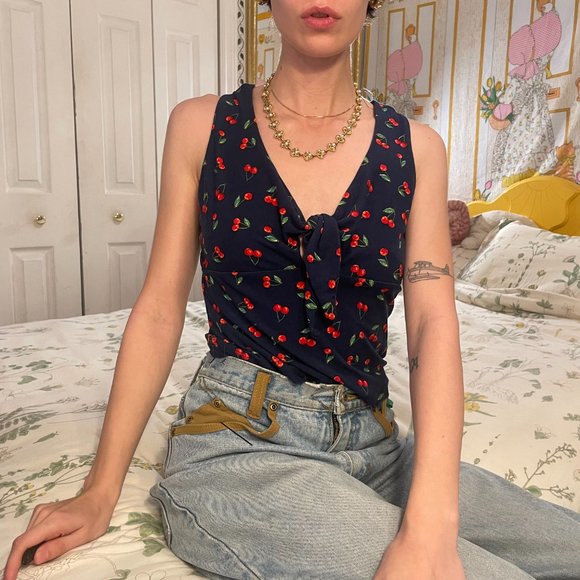 Cherry Print Sleeveless Top - Picture 3 of 11